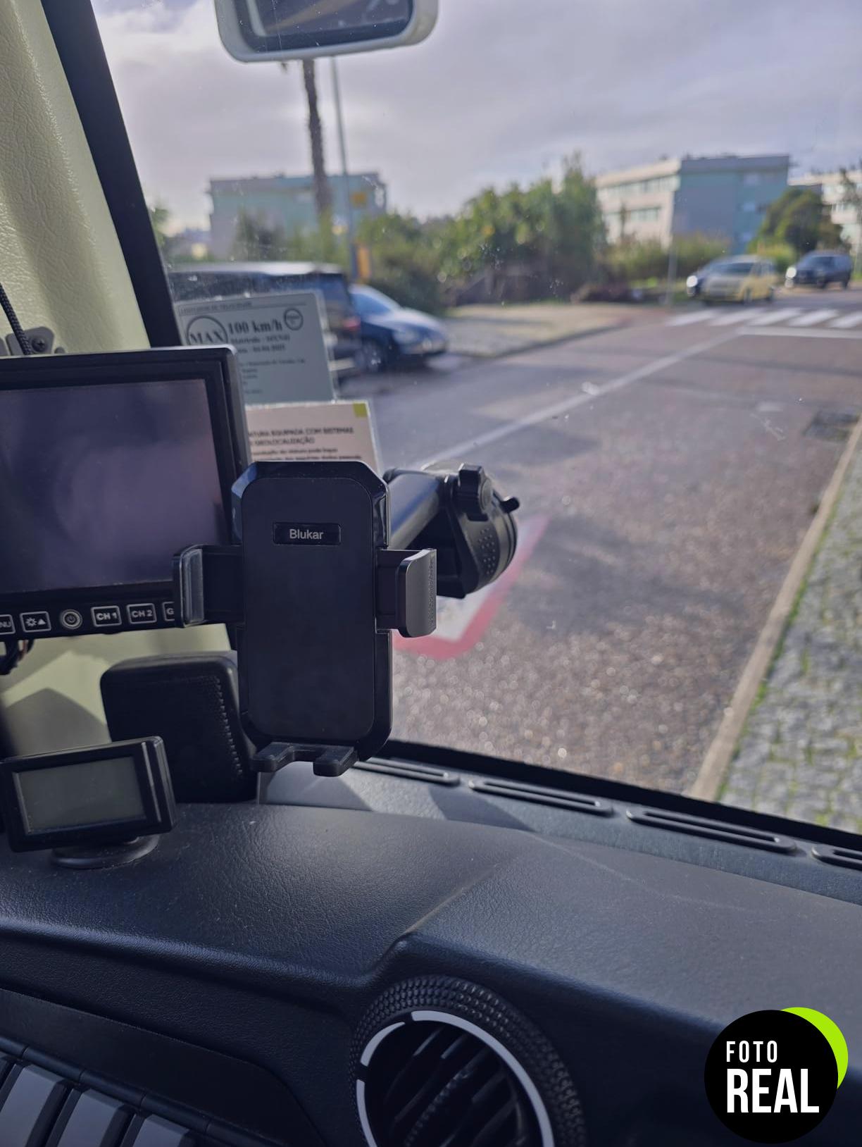 blukar-soporte-movil-coche-ajustable-2023-foto-2