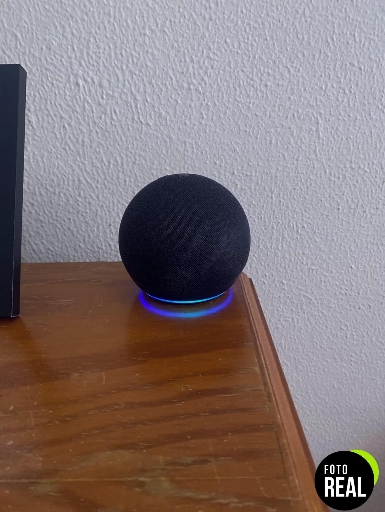 echo-dot-altavoz-inteligente-2022-antracita-foto-2