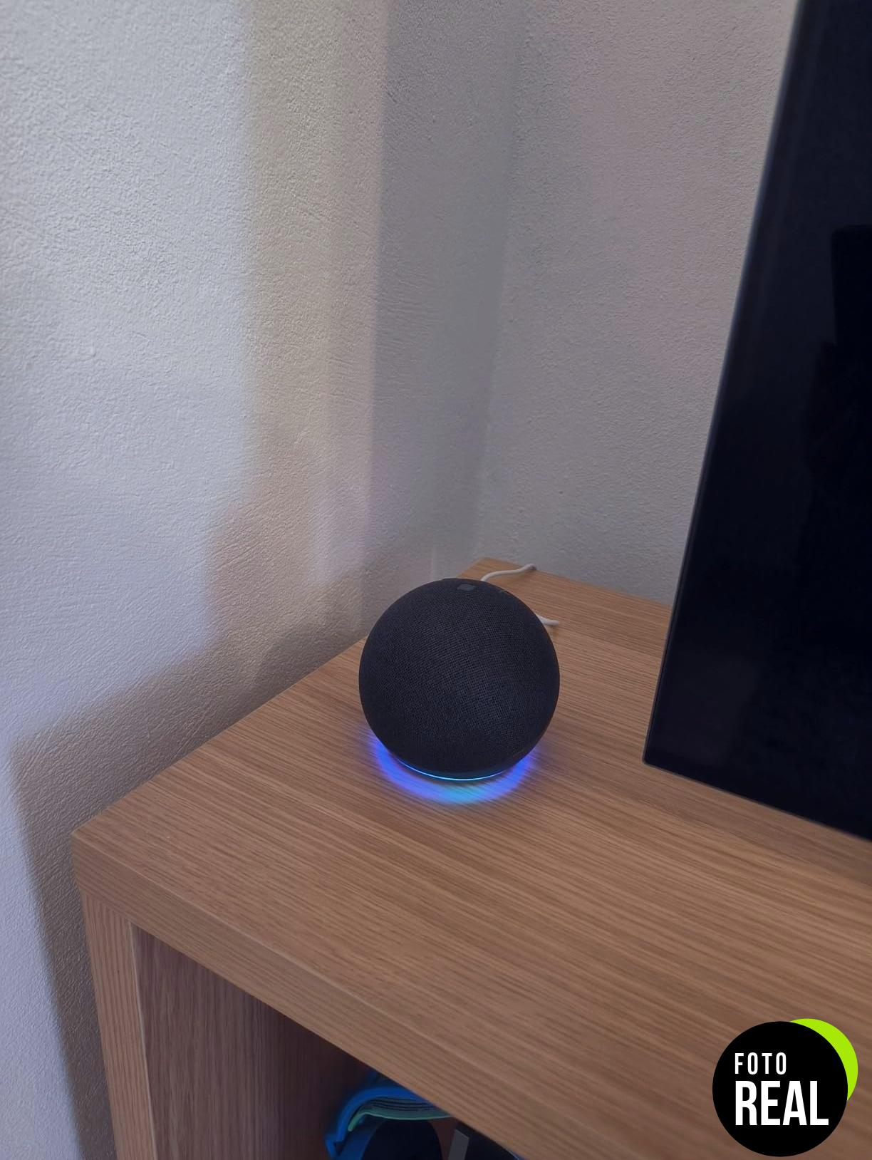 echo-dot-altavoz-inteligente-2022-antracita-foto-3