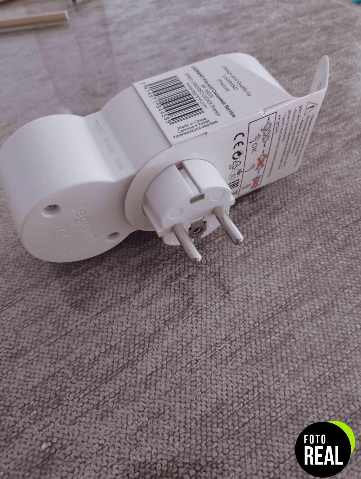 legrand-adaptador-enchufes-3-tomas-694518-foto-2