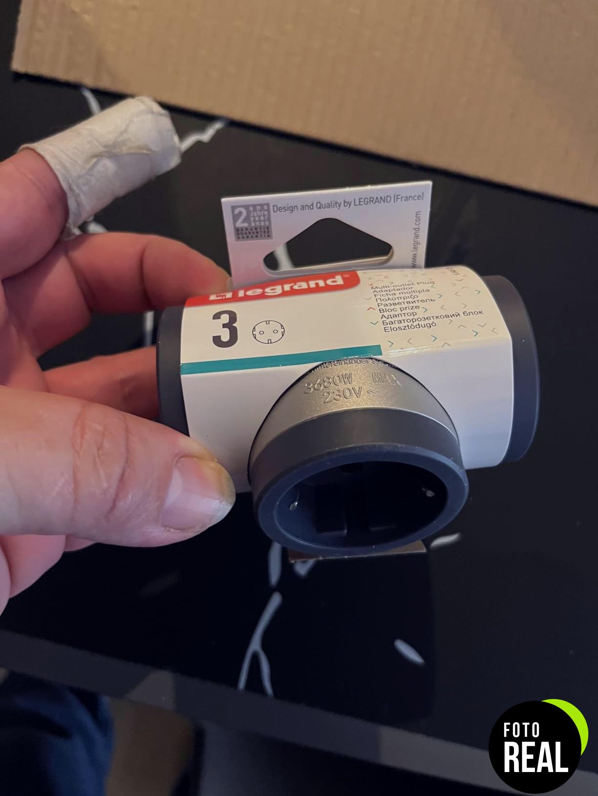 legrand-adaptador-tomas-3en1-aluminio-gris-694523-foto-3